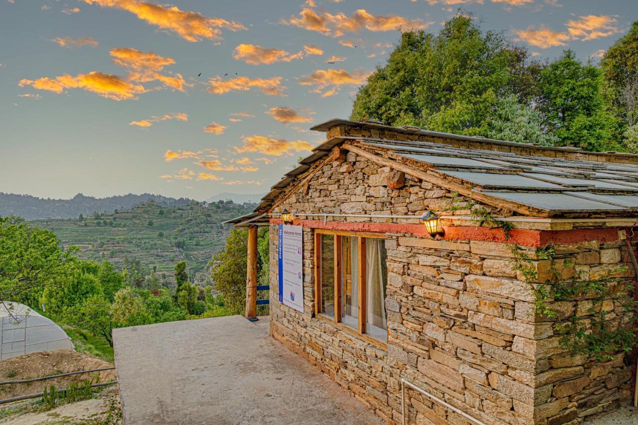Saffronstays El Sueno, Mukteshwar -Villa Serving Pahadi Meals Exteriör bild